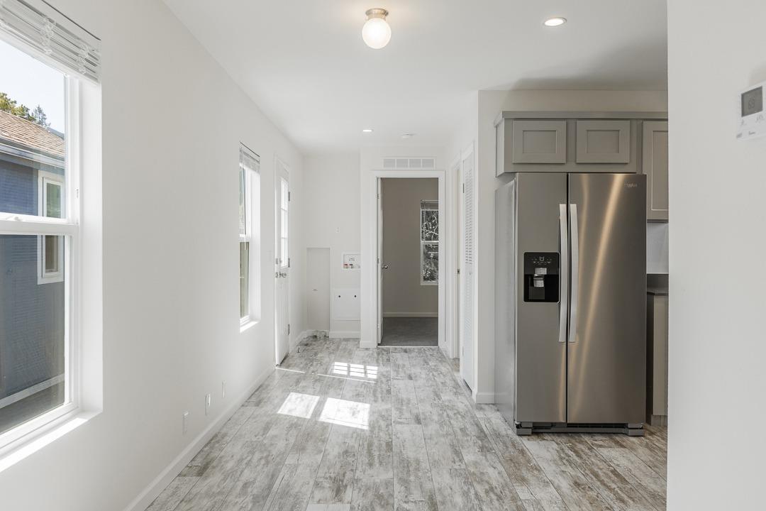 Detail Gallery Image 11 of 14 For 1550 162nd Ave 6, San Leandro,  CA 94578 - 2 Beds | 2 Baths