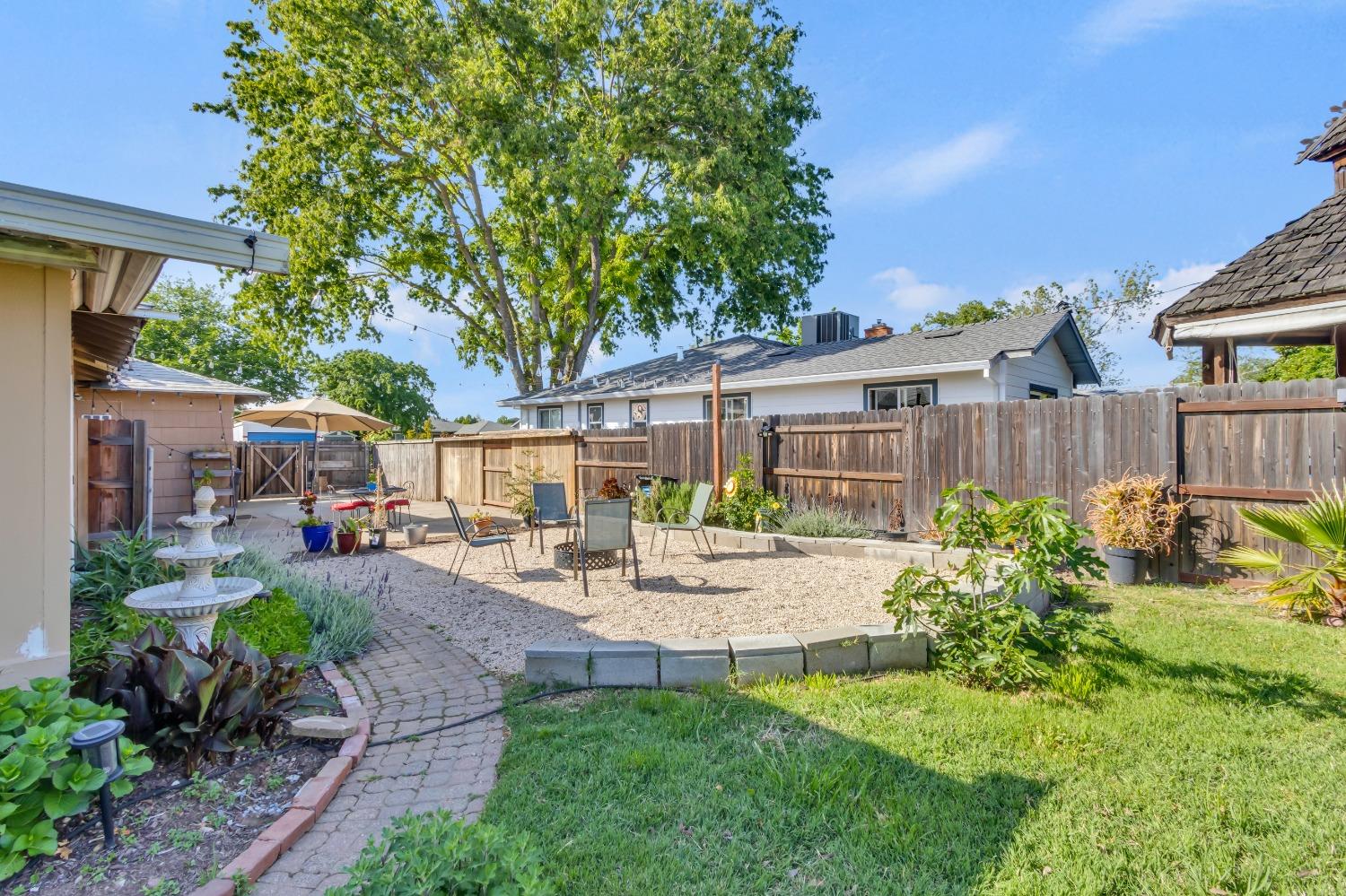 Aramon Drive, Rancho Cordova, California image 42