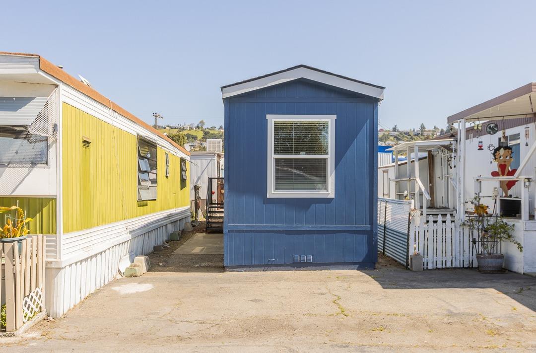Detail Gallery Image 1 of 9 For 1550 162nd Ave 47, San Leandro,  CA 94578 - 1 Beds | 1 Baths