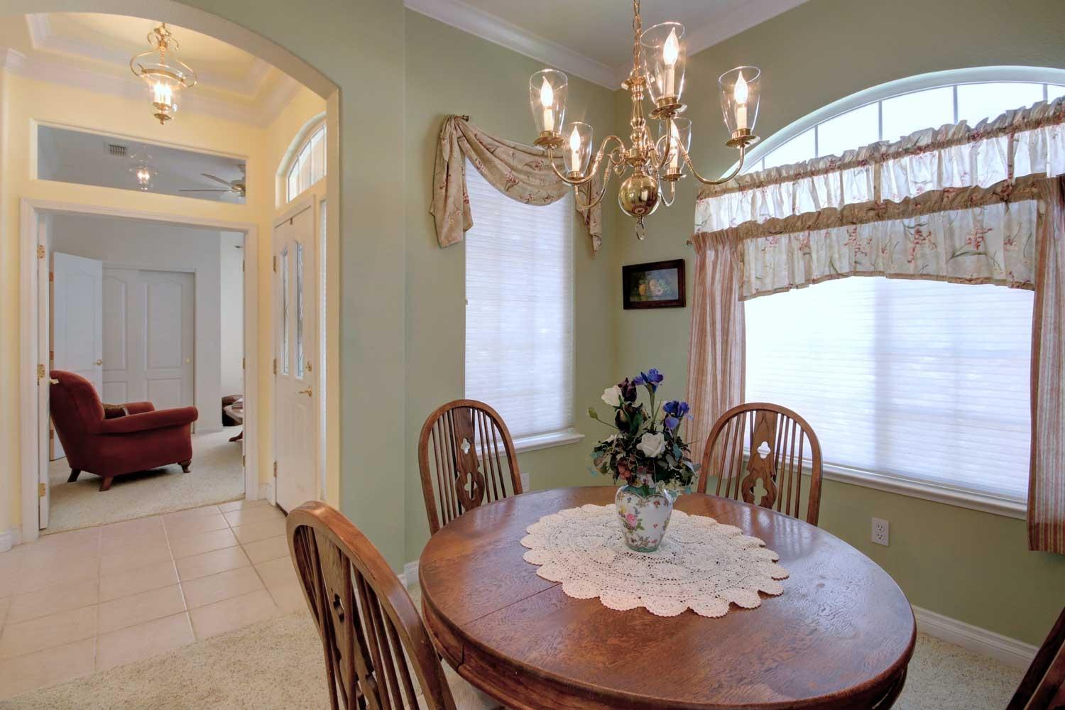 Detail Gallery Image 9 of 37 For 12020 Gold Arbor Ln, Gold River,  CA 95670 - 3 Beds | 2 Baths