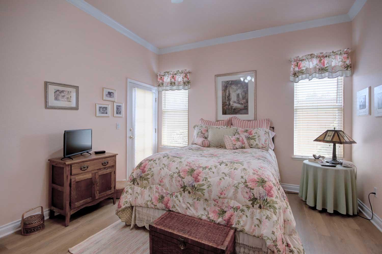 Detail Gallery Image 26 of 37 For 12020 Gold Arbor Ln, Gold River,  CA 95670 - 3 Beds | 2 Baths