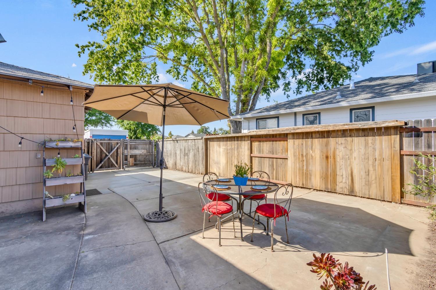 Aramon Drive, Rancho Cordova, California image 37