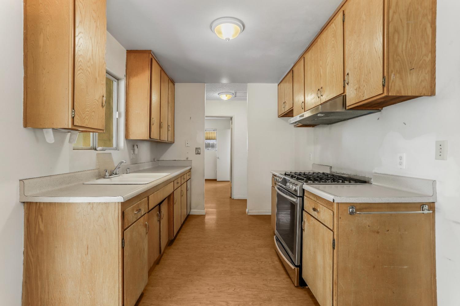 Detail Gallery Image 8 of 24 For 907 Ash Ave, Los Banos,  CA 93635 - 3 Beds | 1/1 Baths