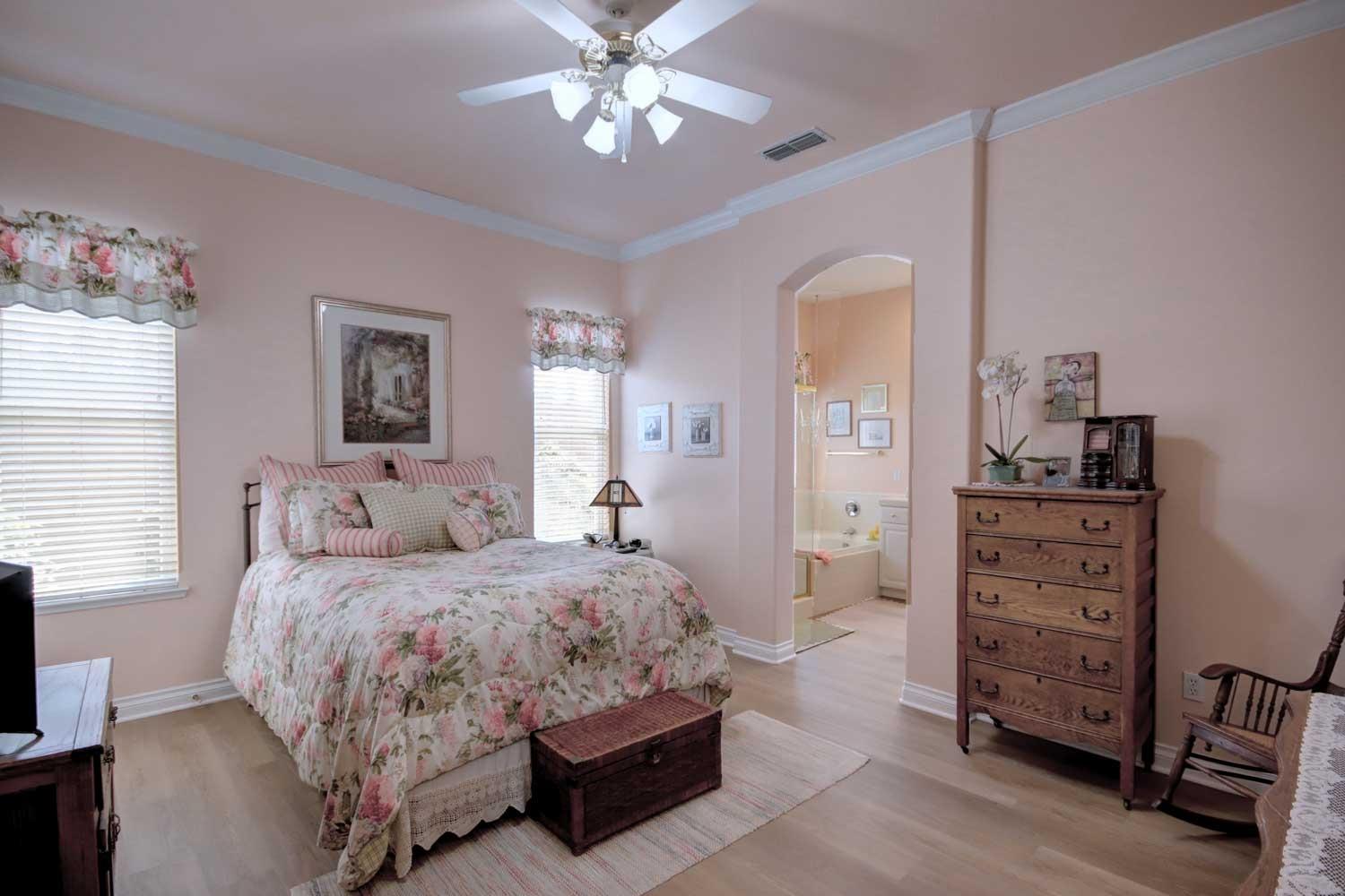 Detail Gallery Image 27 of 37 For 12020 Gold Arbor Ln, Gold River,  CA 95670 - 3 Beds | 2 Baths