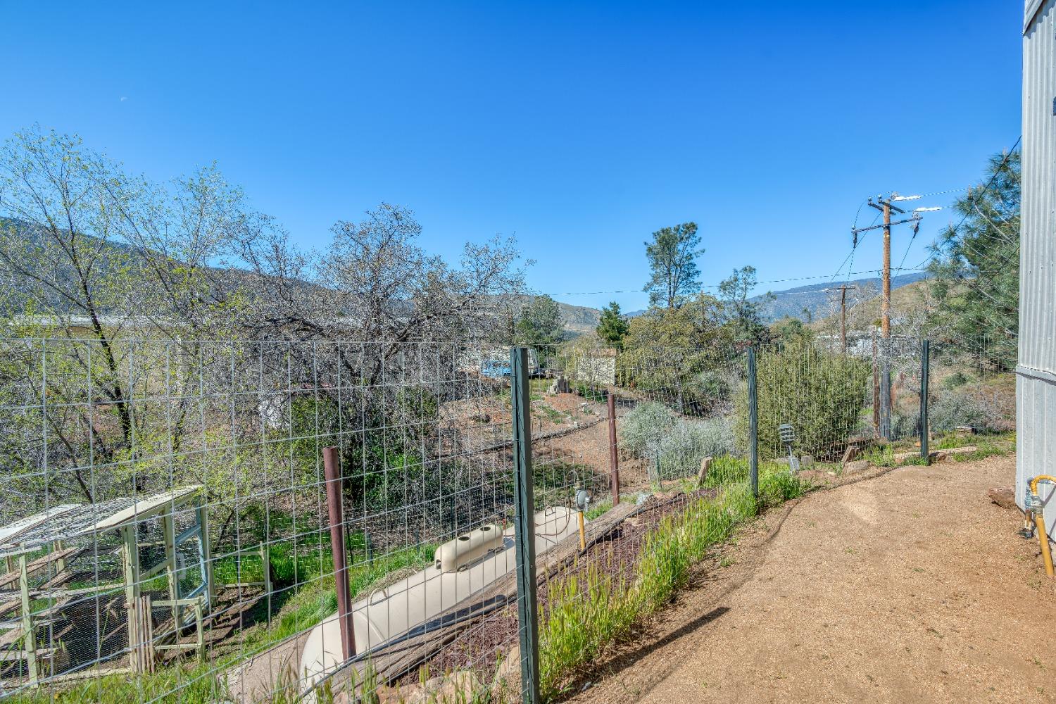 Balsam Drive, Bodfish, California image 30