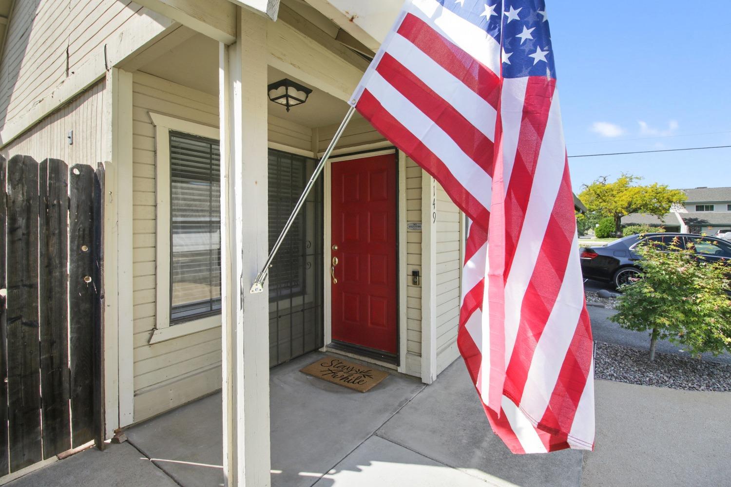 Shera Lane, Carmichael, California image 7