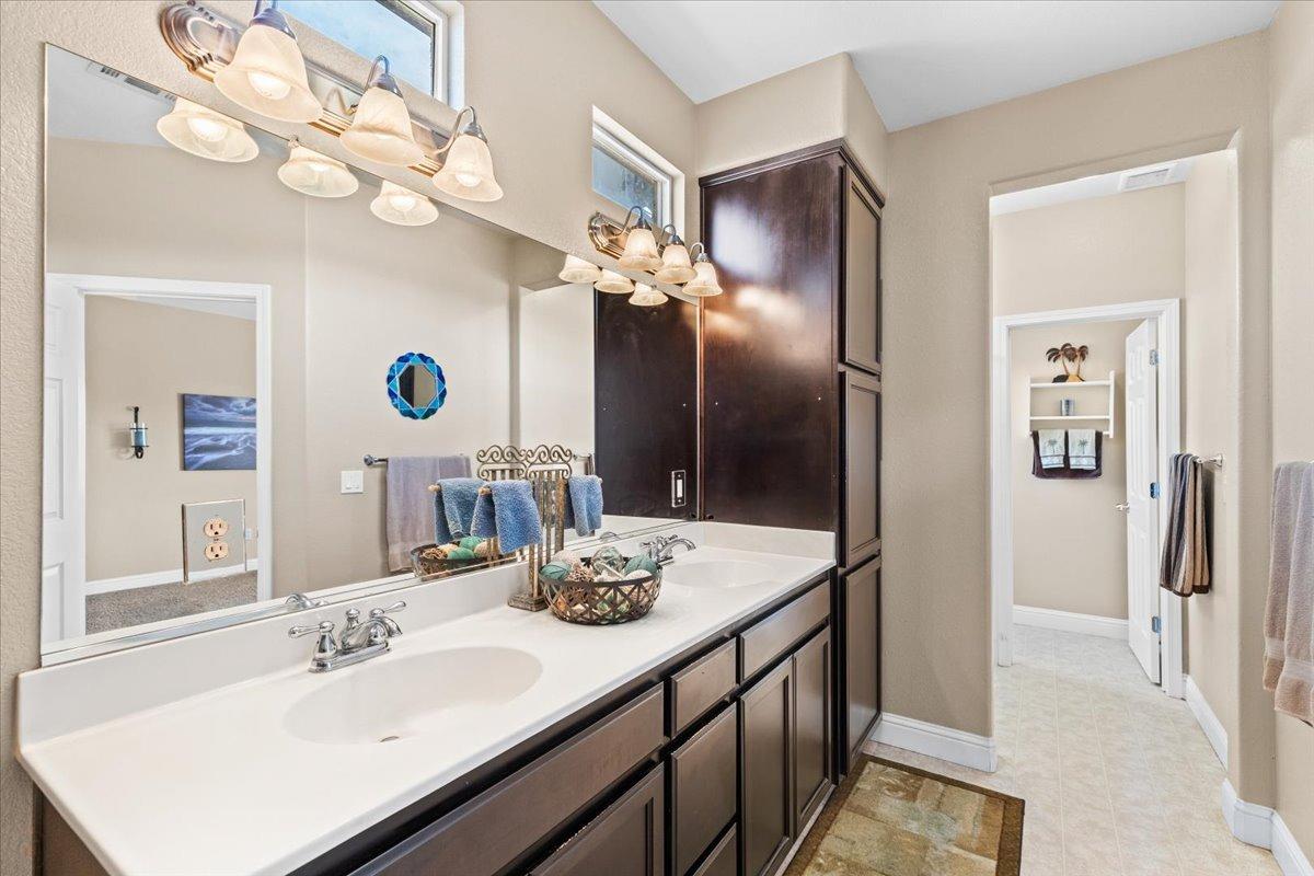 Detail Gallery Image 49 of 86 For 2060 Tarpan Way #22,  Oakdale,  CA 95361 - 4 Beds | 2/1 Baths