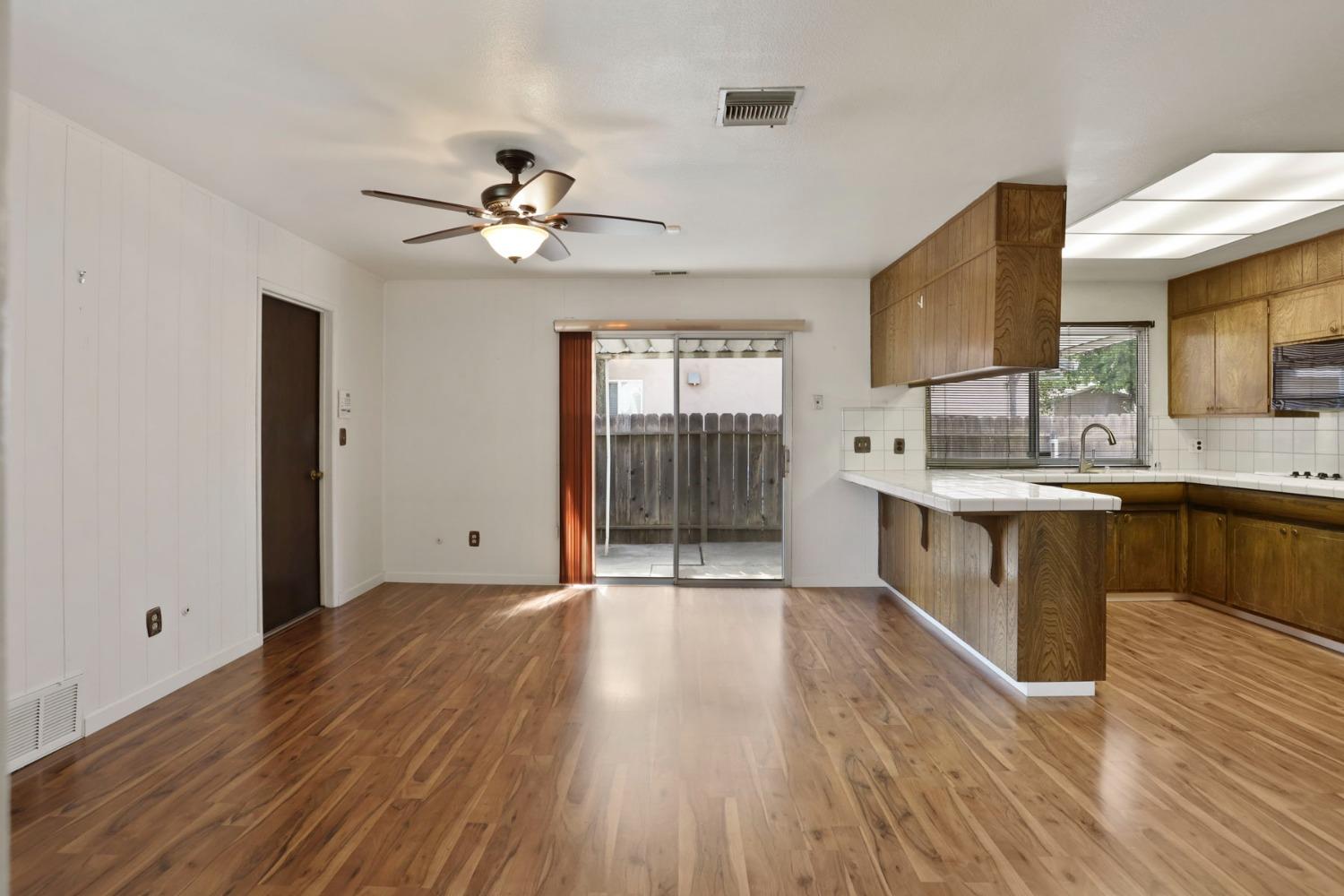 Detail Gallery Image 13 of 36 For 219 Mckelvey Ave, Stockton,  CA 95210 - 3 Beds | 2 Baths