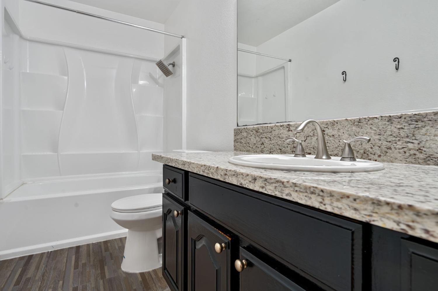Photo #18: 225040460 Listing: Photo #18