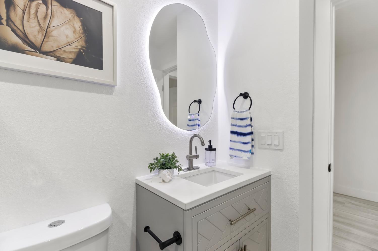 Detail Gallery Image 45 of 59 For 6550 Riverside Blvd, Sacramento,  CA 95831 - 3 Beds | 2 Baths