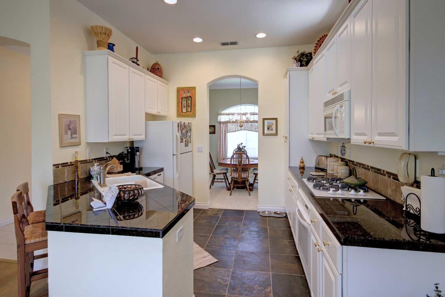 Detail Gallery Image 12 of 37 For 12020 Gold Arbor Ln, Gold River,  CA 95670 - 3 Beds | 2 Baths
