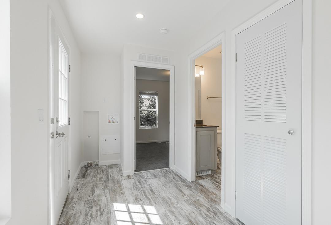 Detail Gallery Image 7 of 14 For 1550 162nd Ave 6, San Leandro,  CA 94578 - 2 Beds | 2 Baths