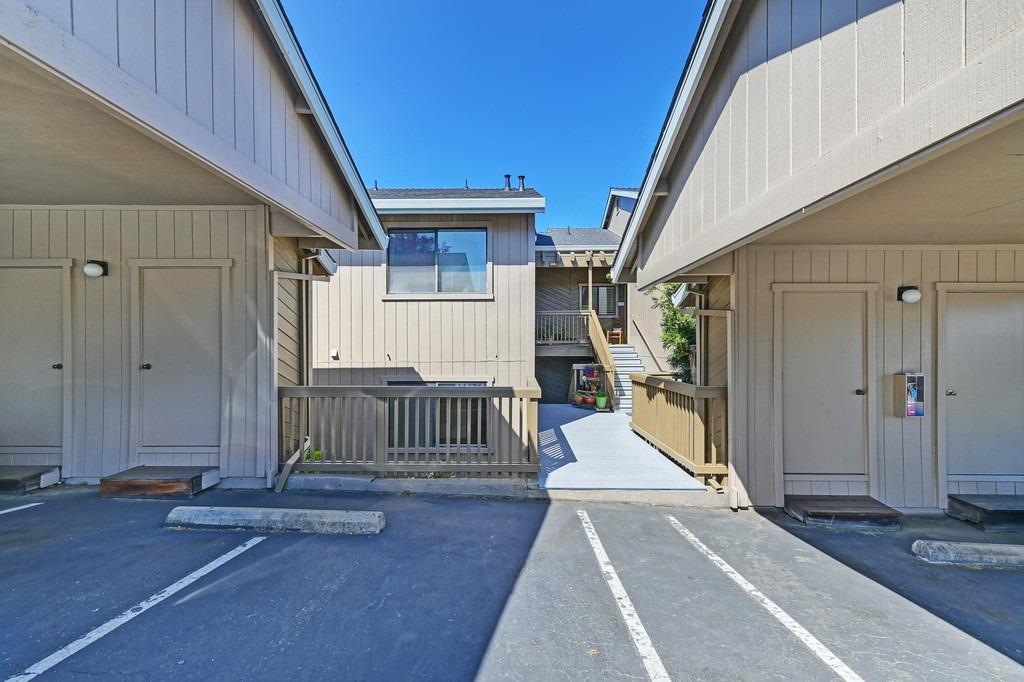 Photo #33: 225050367 Listing: Photo #33