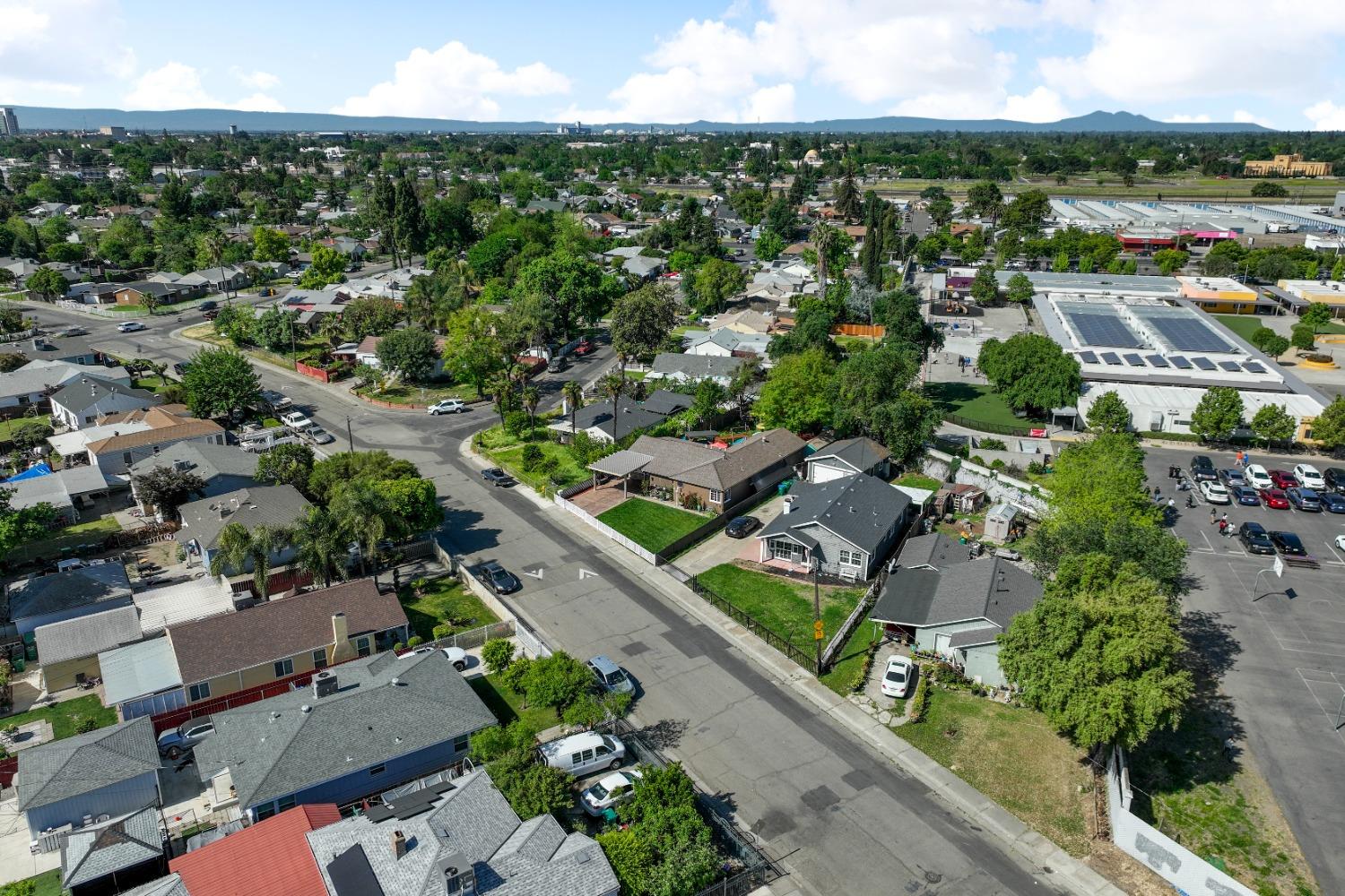 Detail Gallery Image 59 of 60 For 2021 N Sierra Nevada St, Stockton,  CA 95205 - 3 Beds | 2 Baths
