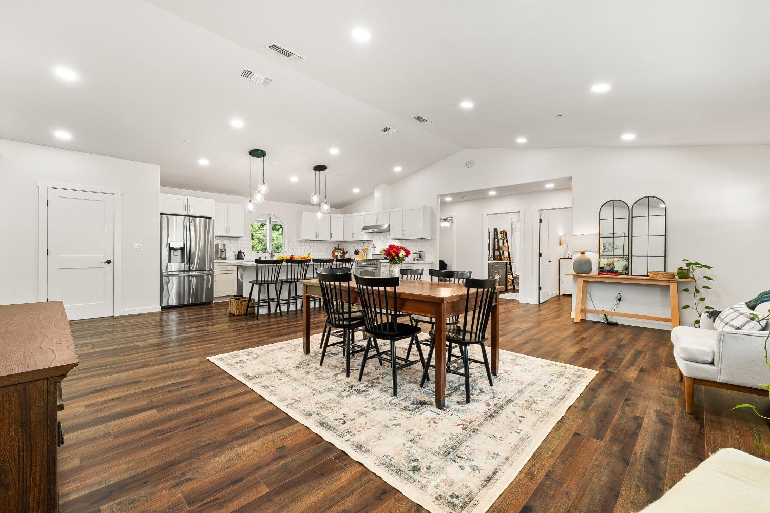 Detail Gallery Image 9 of 47 For 4046 Empire Creek Cir, Georgetown,  CA 95634 - 3 Beds | 2 Baths