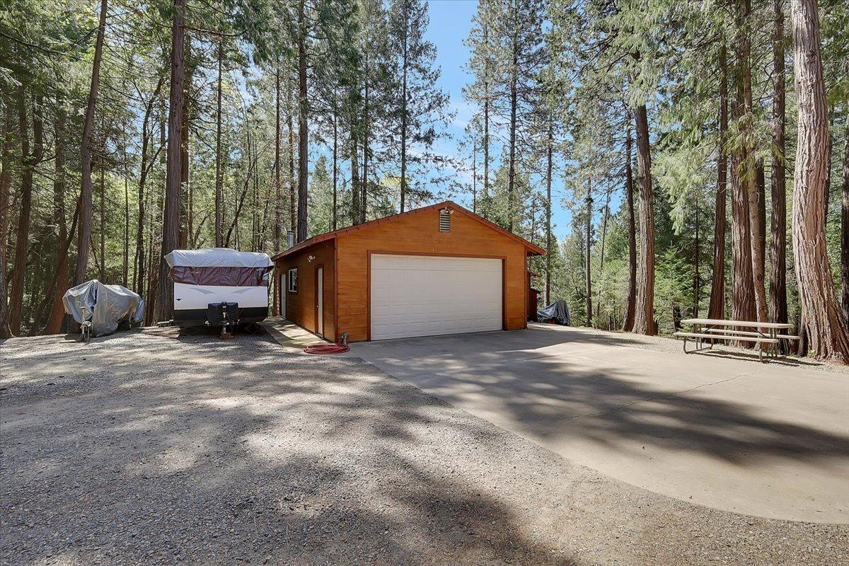 Fallen Leaf Court, Challenge, California image 15