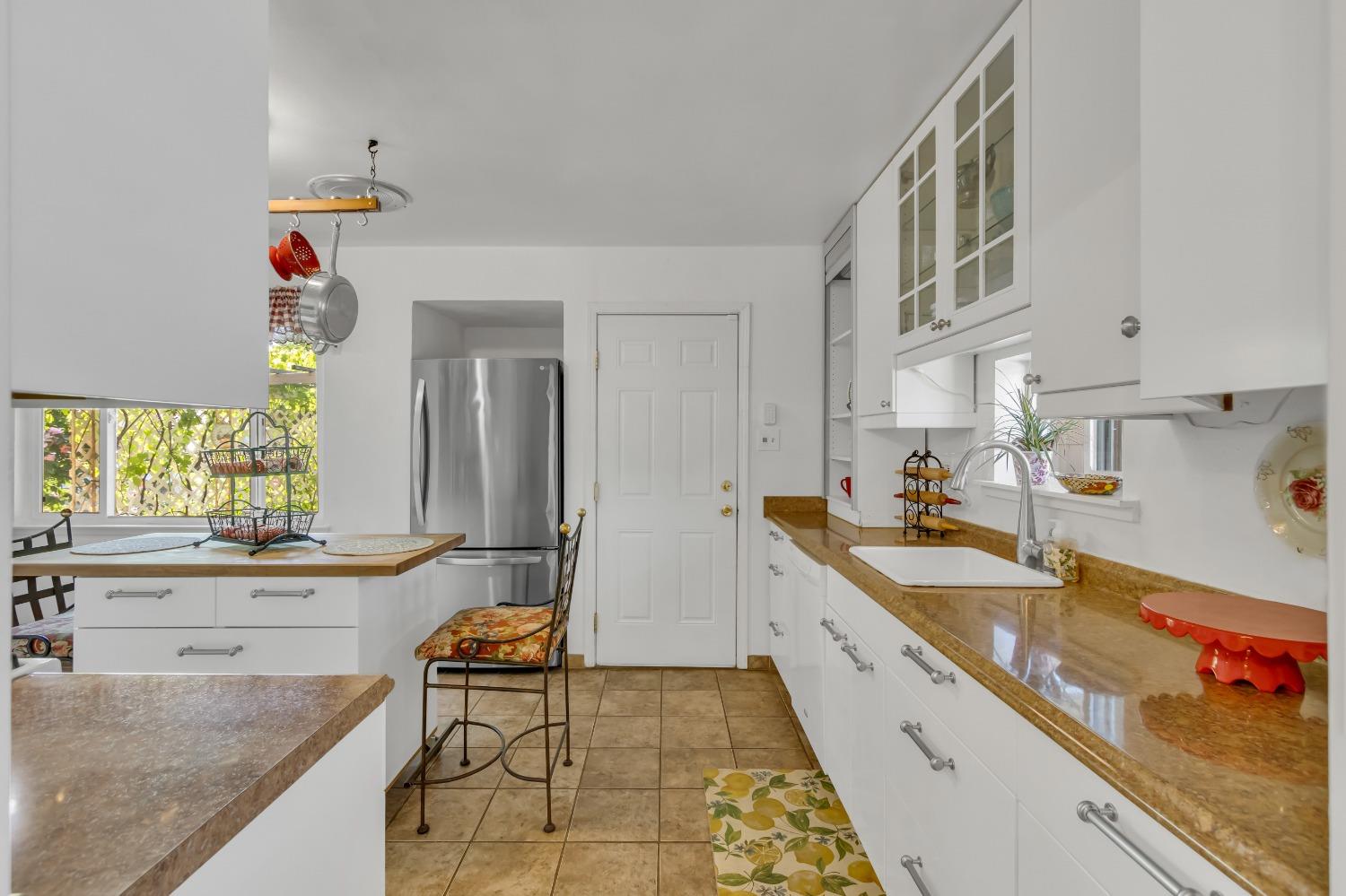 Aramon Drive, Rancho Cordova, California image 17