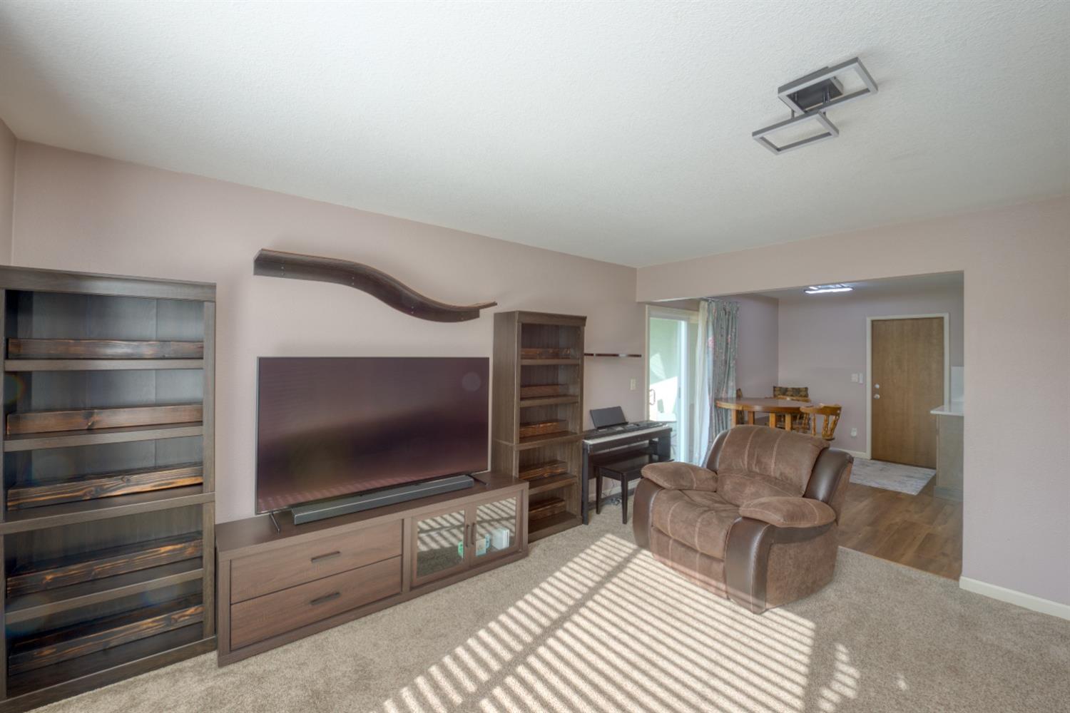 Detail Gallery Image 9 of 33 For 3121 Cori Ct, Turlock,  CA 95382 - 3 Beds | 2 Baths