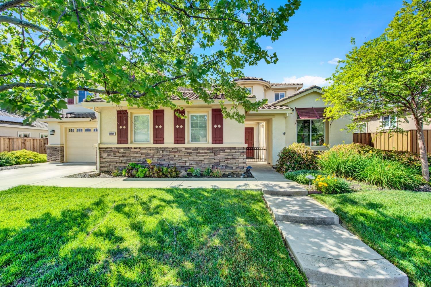 Detail Gallery Image 4 of 82 For 33565 Wildwing Dr, Woodland,  CA 95695 - 4 Beds | 2/1 Baths