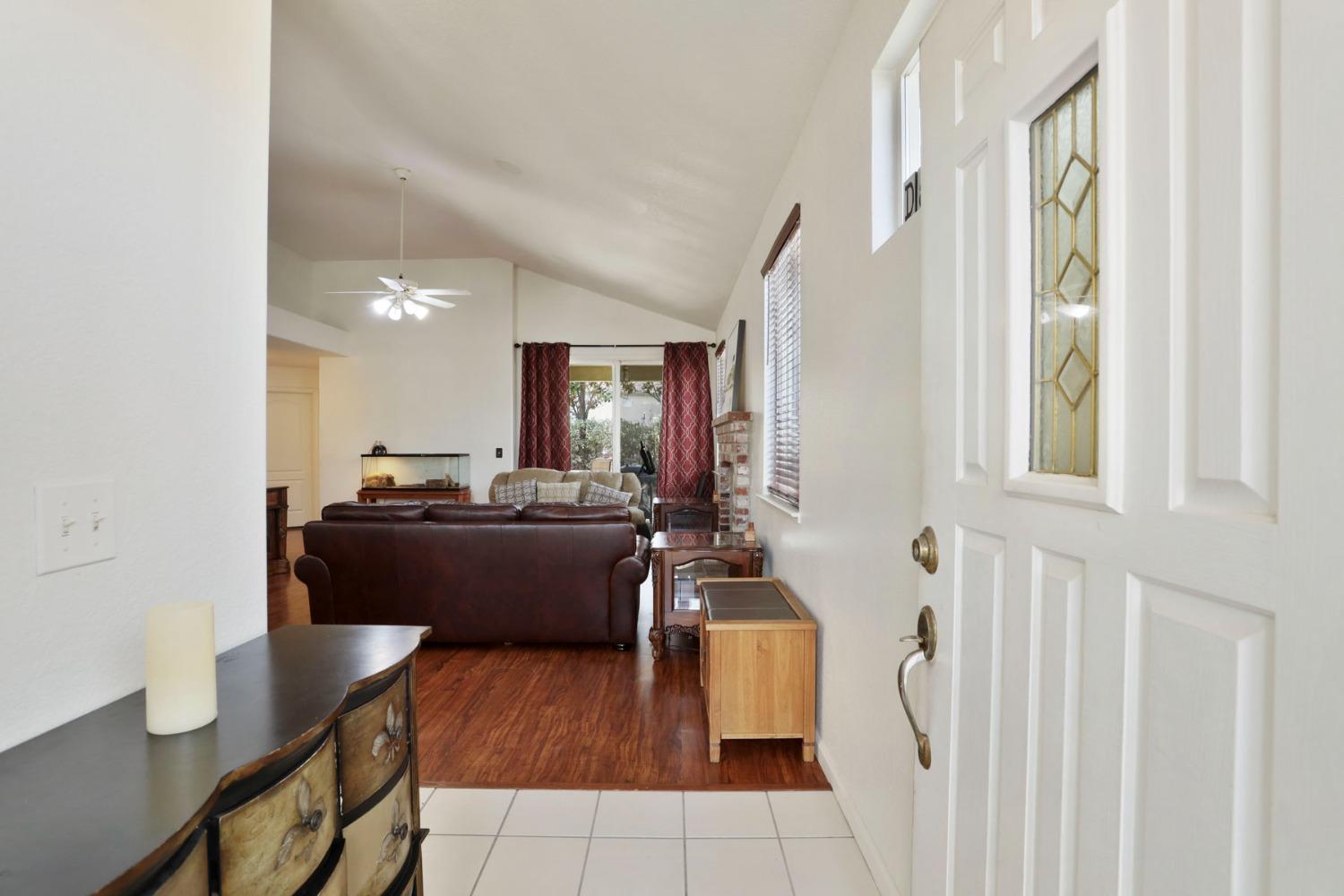 Detail Gallery Image 9 of 40 For 2039 London Ave, Manteca,  CA 95336 - 4 Beds | 2 Baths