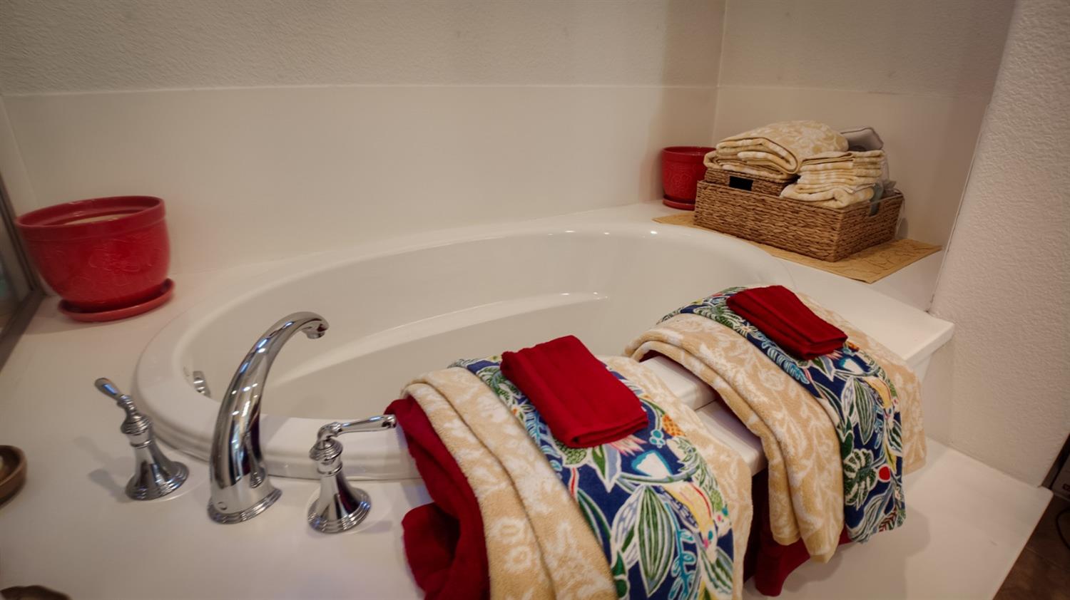 Detail Gallery Image 66 of 98 For 10940 St. Moritz Cir, Stockton,  CA 95209 - 6 Beds | 5 Baths