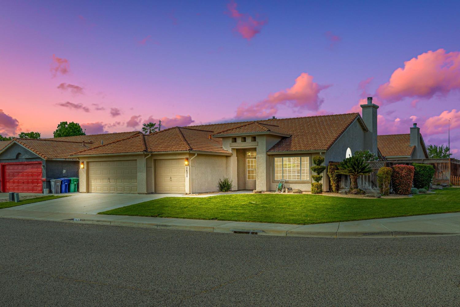 Via Alberti, Gustine, California image 1