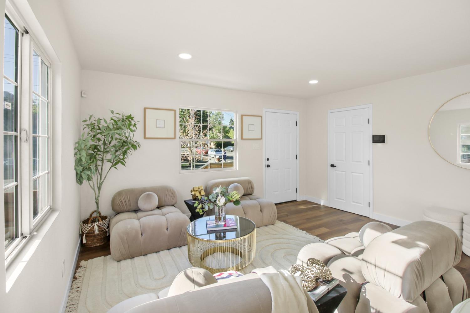 Detail Gallery Image 3 of 41 For 4407 4th Ave, Sacramento,  CA 95817 - – Beds | – Baths