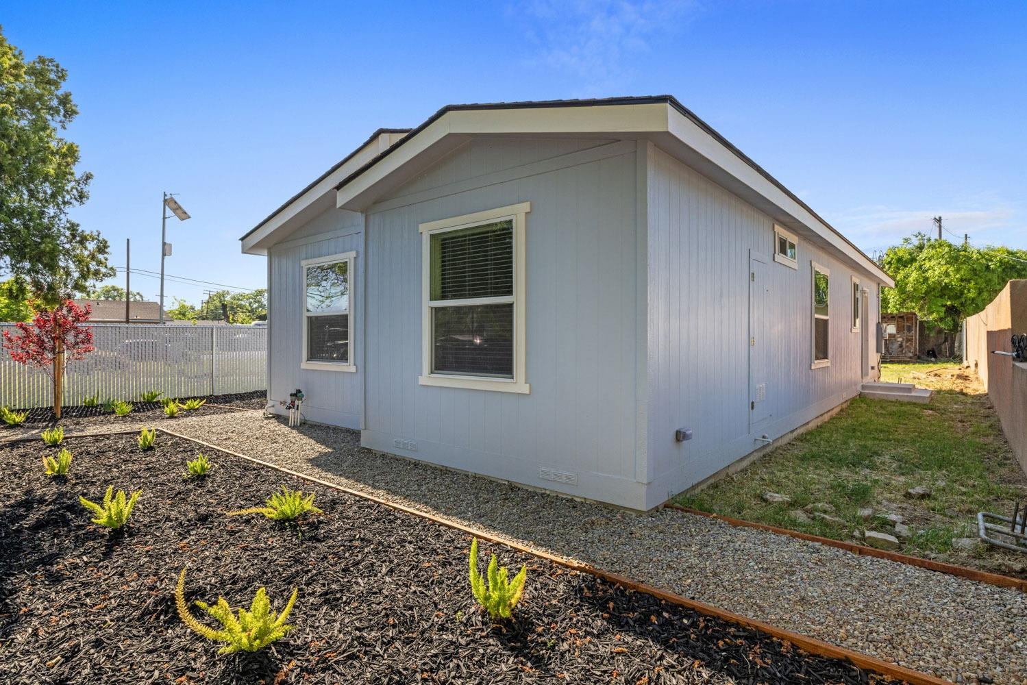 California Avenue, Modesto, California image 6
