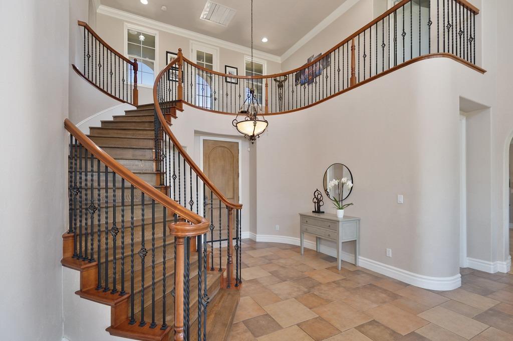Detail Gallery Image 5 of 37 For 3327 Bordeaux Dr, El Dorado Hills,  CA 95762 - 5 Beds | 3/1 Baths