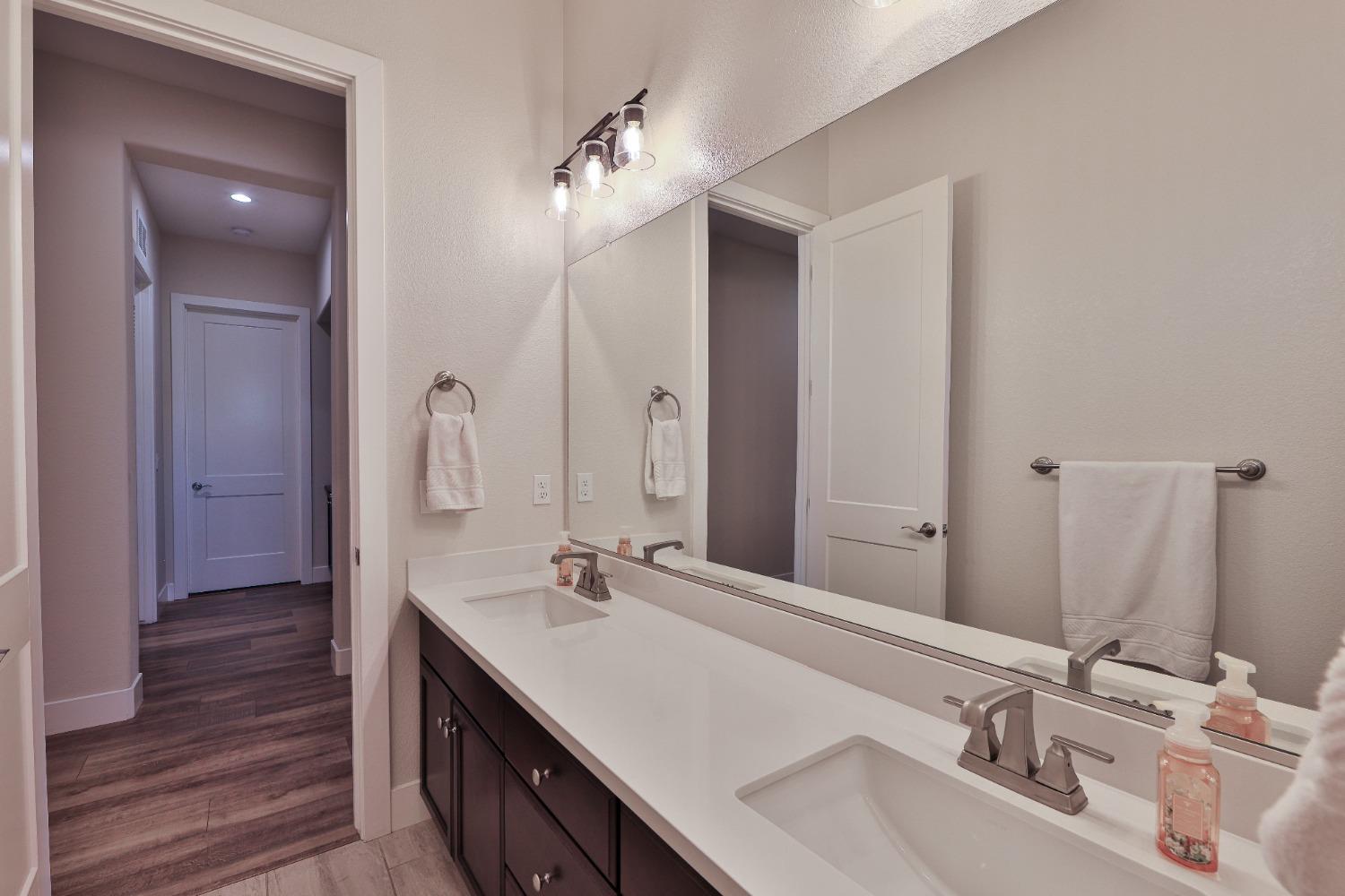 Detail Gallery Image 35 of 52 For 2403 Tribeca Ave, Manteca,  CA 95337 - 3 Beds | 3 Baths