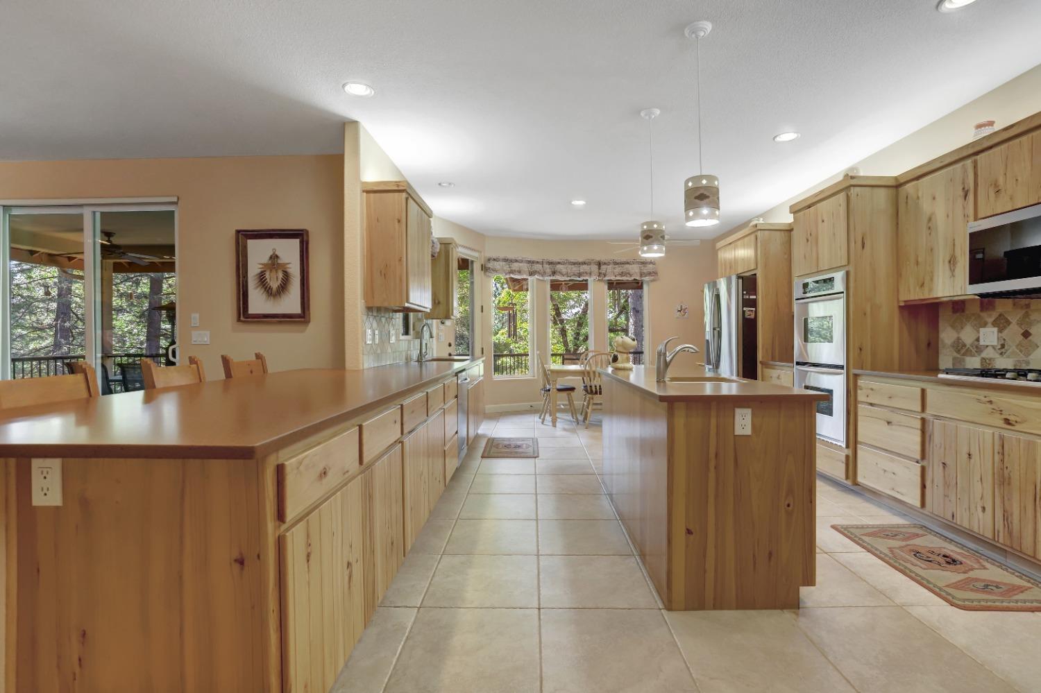Detail Gallery Image 12 of 98 For 10450 S Ponderosa Way, Rough And Ready,  CA 95975 - 4 Beds | 3/1 Baths