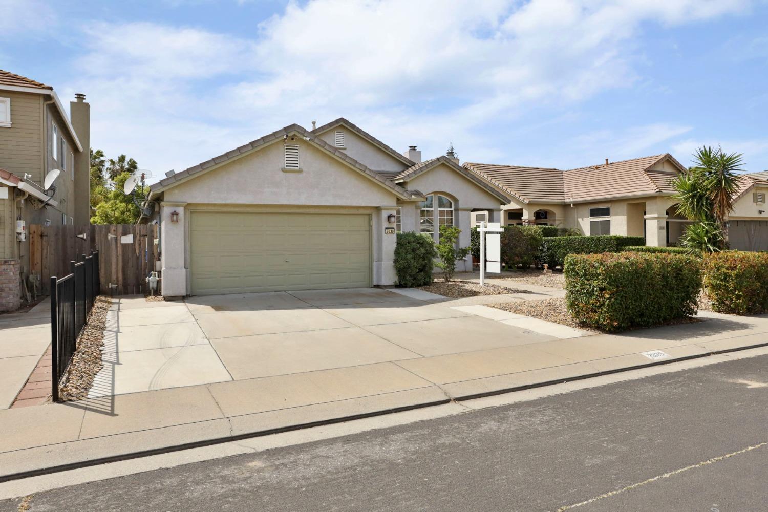 Detail Gallery Image 6 of 40 For 2039 London Ave, Manteca,  CA 95336 - 4 Beds | 2 Baths