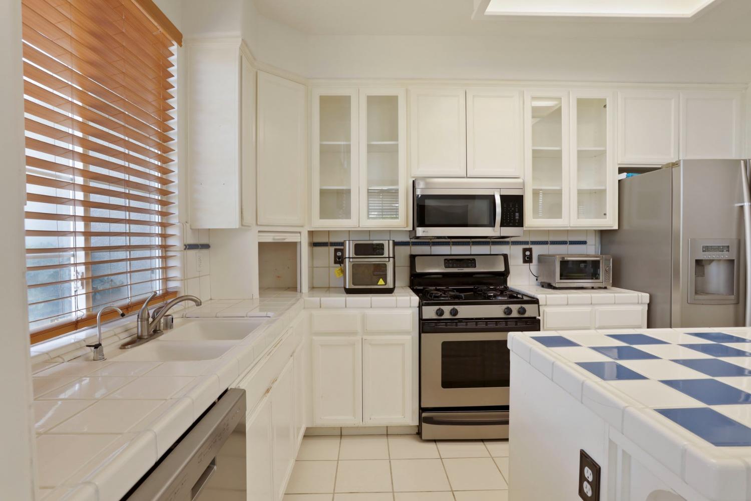 Detail Gallery Image 18 of 40 For 2039 London Ave, Manteca,  CA 95336 - 4 Beds | 2 Baths