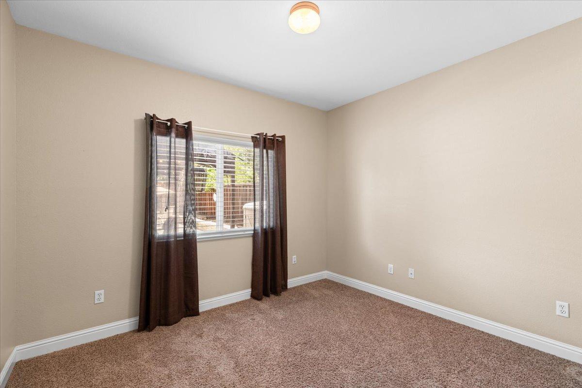 Detail Gallery Image 36 of 86 For 2060 Tarpan Way #22,  Oakdale,  CA 95361 - 4 Beds | 2/1 Baths