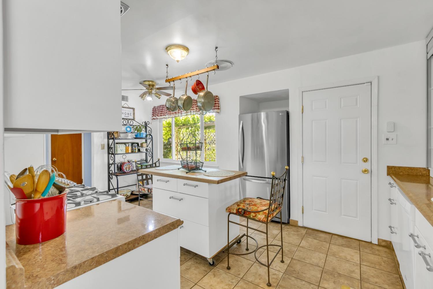 Aramon Drive, Rancho Cordova, California image 19
