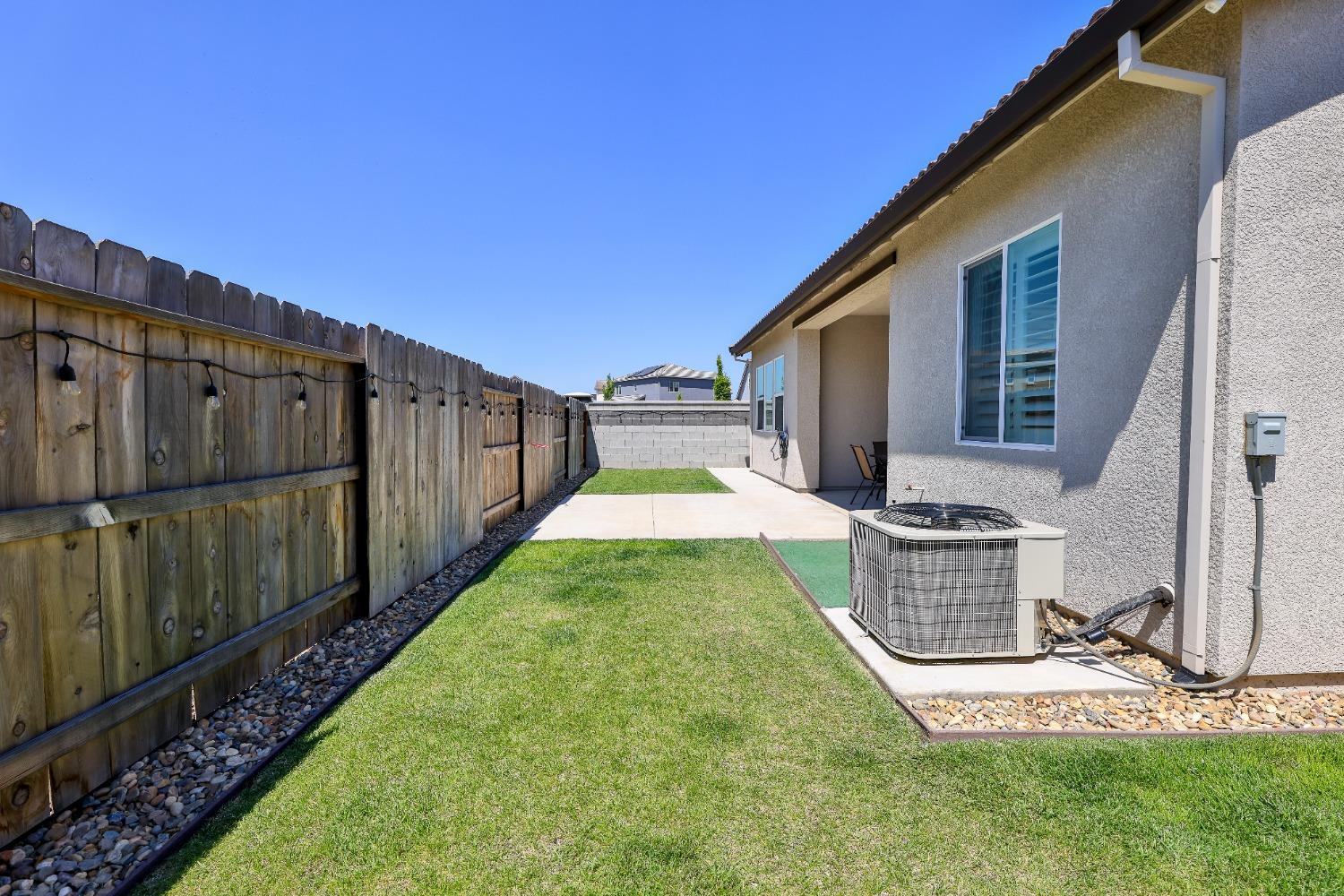 Detail Gallery Image 44 of 52 For 2403 Tribeca Ave, Manteca,  CA 95337 - 3 Beds | 3 Baths