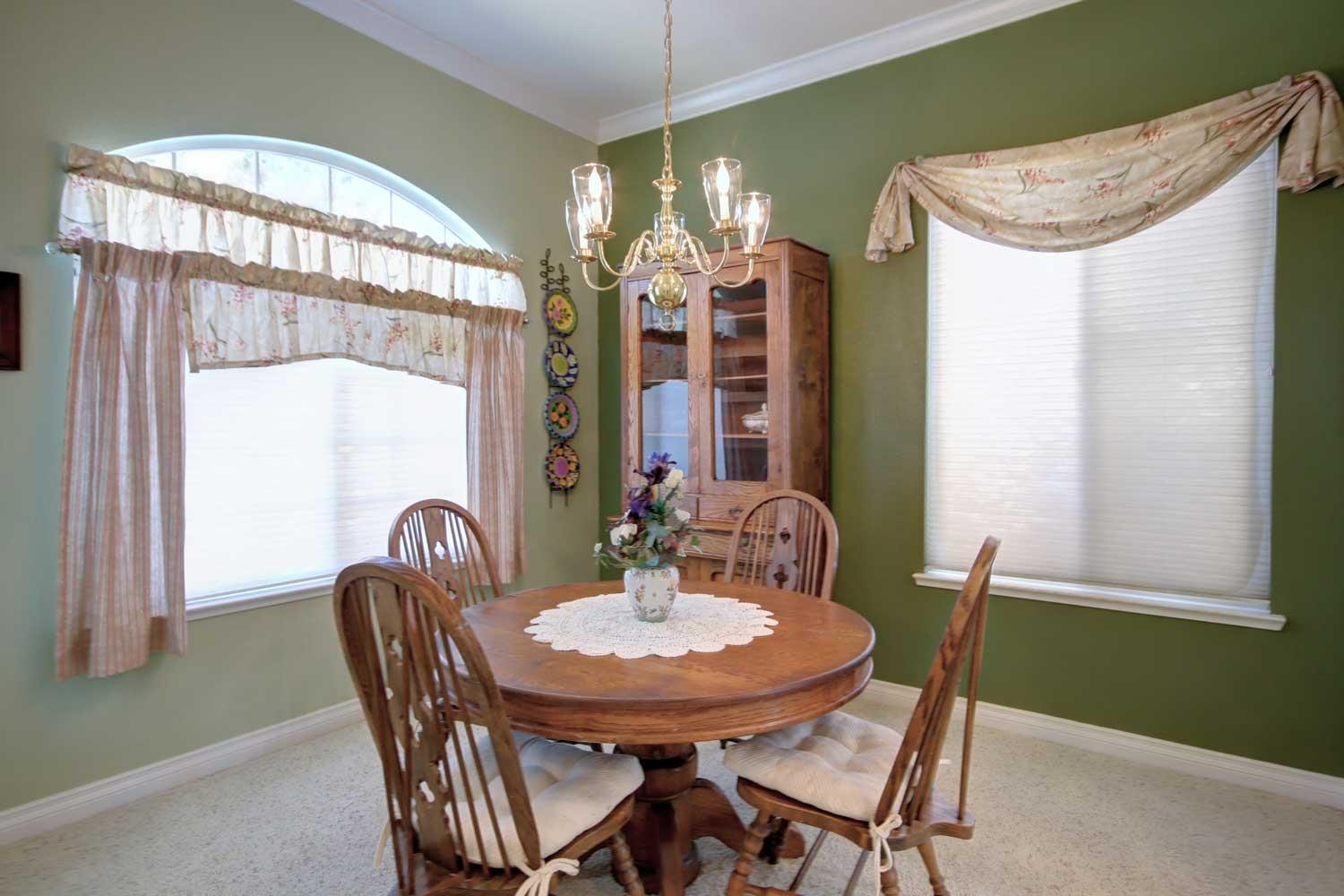 Detail Gallery Image 11 of 37 For 12020 Gold Arbor Ln, Gold River,  CA 95670 - 3 Beds | 2 Baths