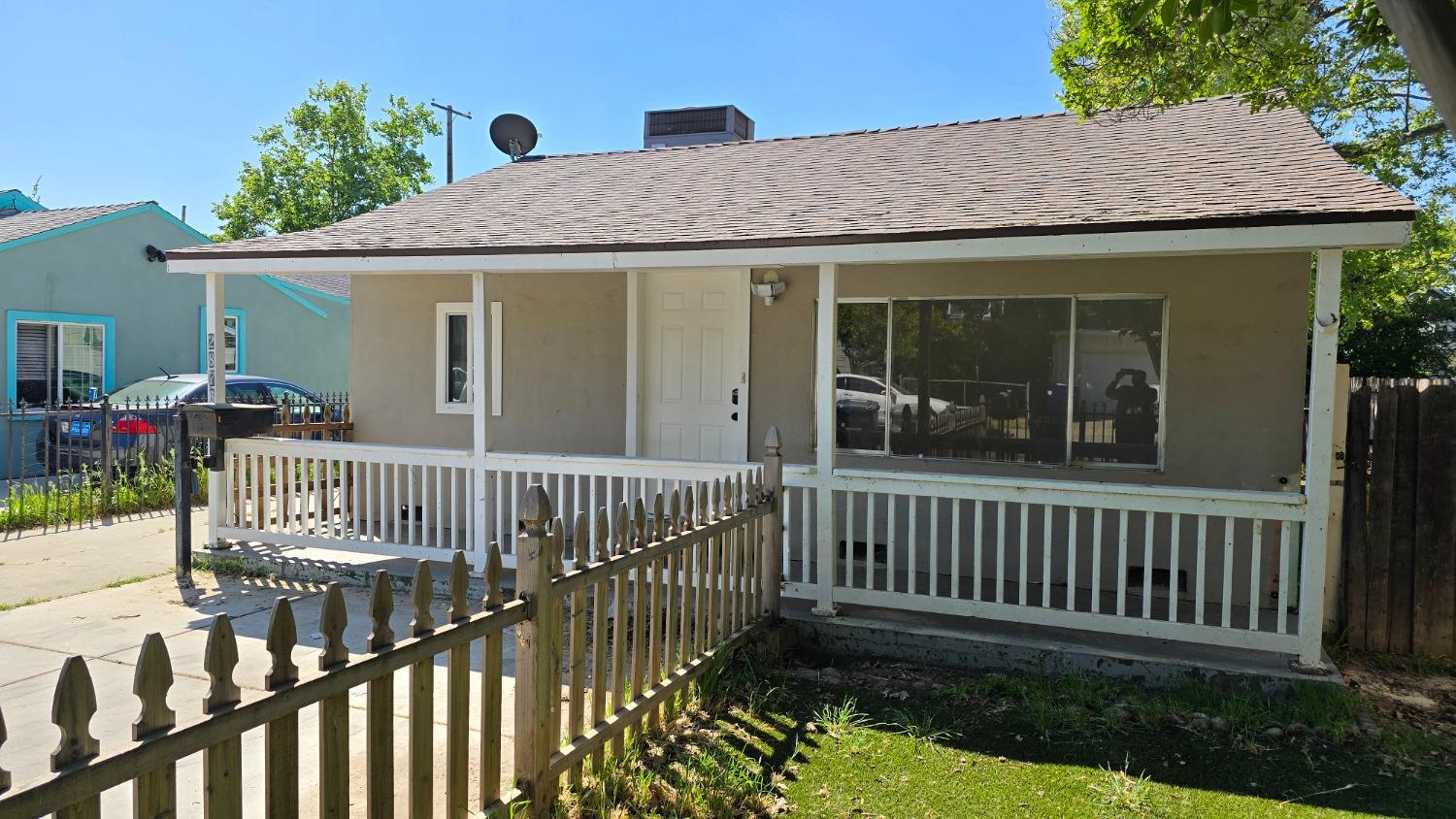 Detail Gallery Image 2 of 30 For 2876 34th Ave, Sacramento,  CA 95824 - – Beds | – Baths