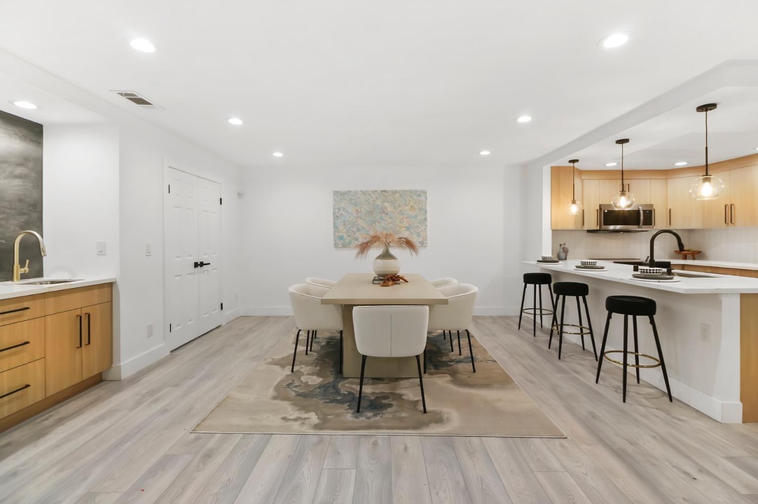Detail Gallery Image 17 of 59 For 6550 Riverside Blvd, Sacramento,  CA 95831 - 3 Beds | 2 Baths