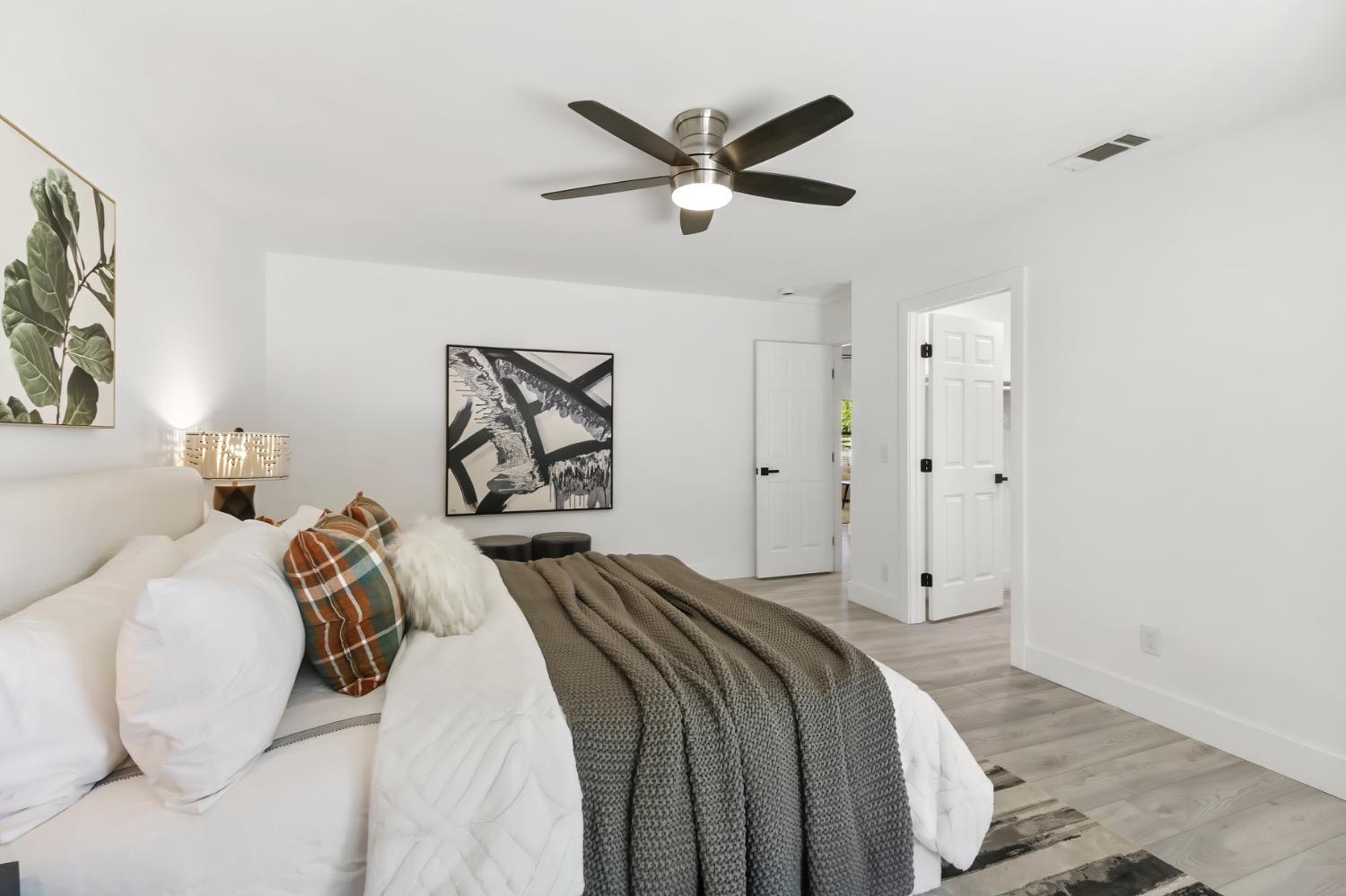 Detail Gallery Image 34 of 59 For 6550 Riverside Blvd, Sacramento,  CA 95831 - 3 Beds | 2 Baths