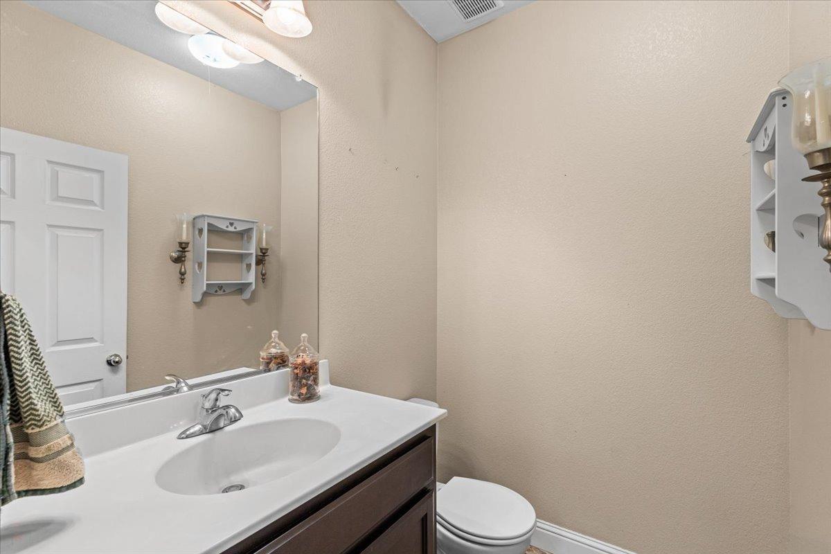 Detail Gallery Image 35 of 86 For 2060 Tarpan Way #22,  Oakdale,  CA 95361 - 4 Beds | 2/1 Baths