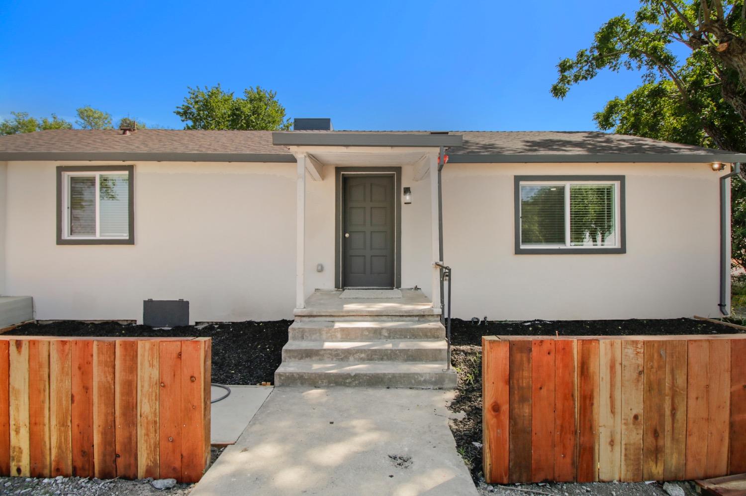 Detail Gallery Image 3 of 33 For 18826 Ca-113, Knights Landing,  CA 95645 - 3 Beds | 1 Baths