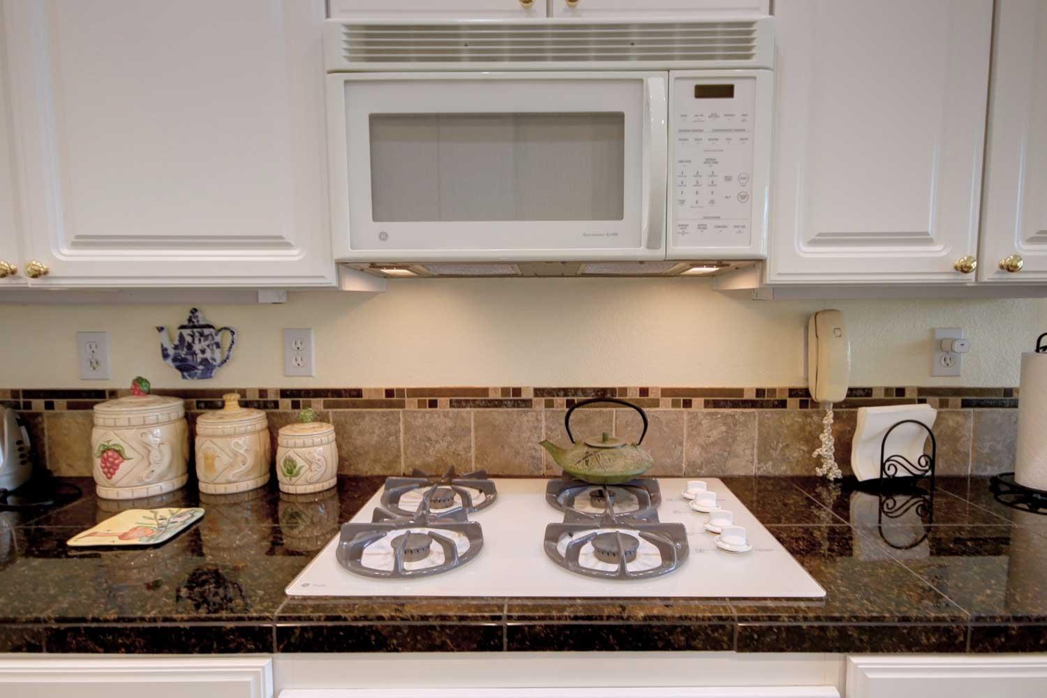 Detail Gallery Image 15 of 37 For 12020 Gold Arbor Ln, Gold River,  CA 95670 - 3 Beds | 2 Baths