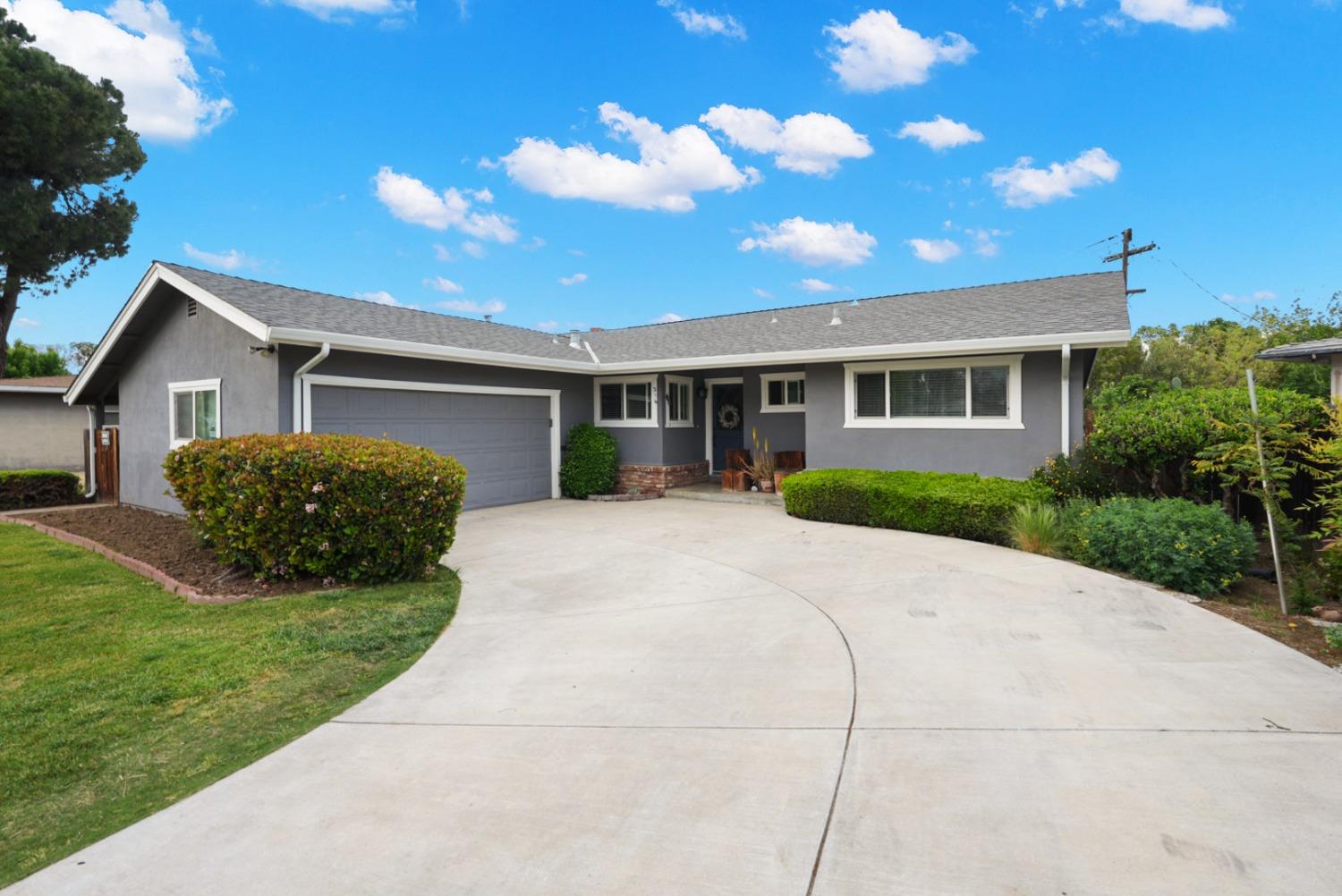Detail Gallery Image 2 of 33 For 216 S 6th St, Patterson,  CA 95363 - 3 Beds | 2 Baths