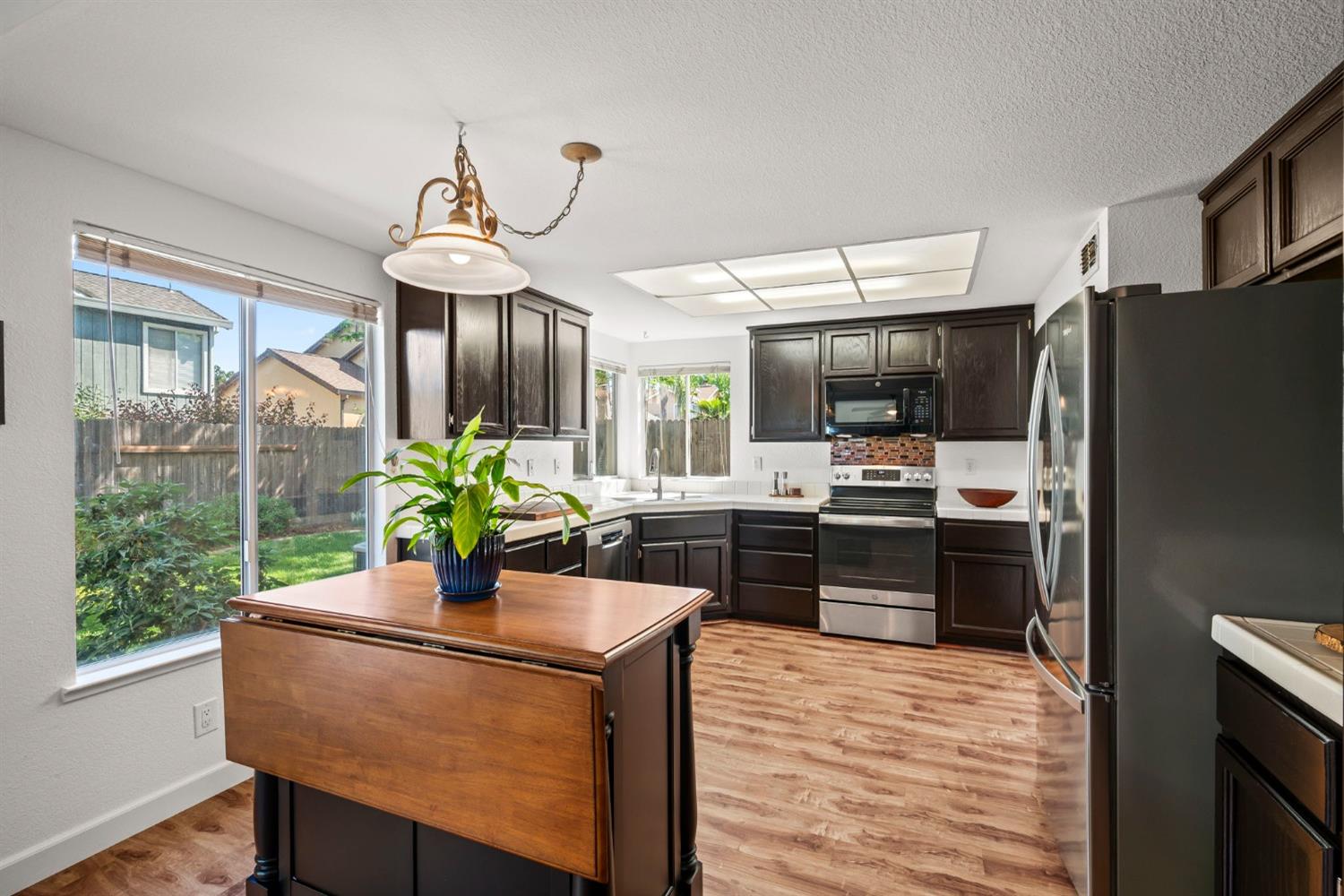 Detail Gallery Image 12 of 40 For 3745 Stone Walk Ct, Antelope,  CA 95843 - 4 Beds | 3 Baths