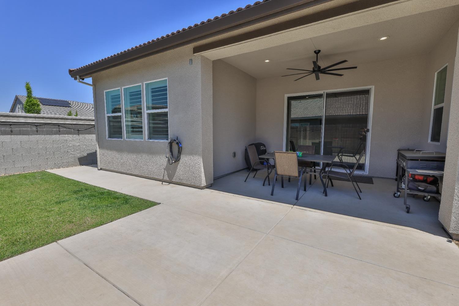 Detail Gallery Image 42 of 52 For 2403 Tribeca Ave, Manteca,  CA 95337 - 3 Beds | 3 Baths