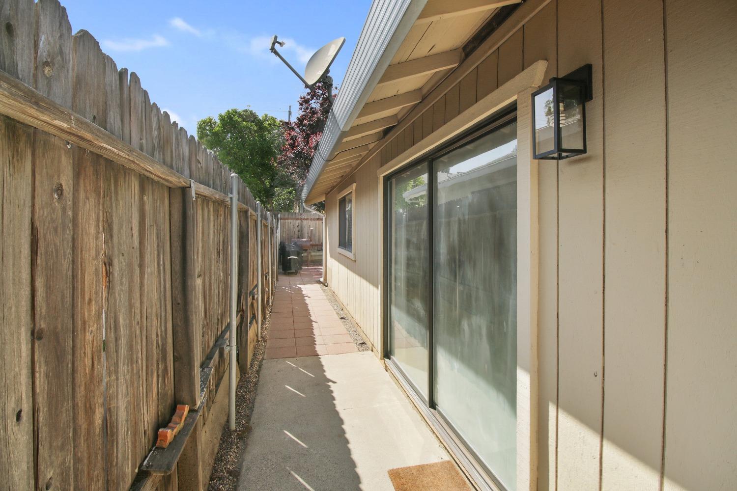 Shera Lane, Carmichael, California image 34
