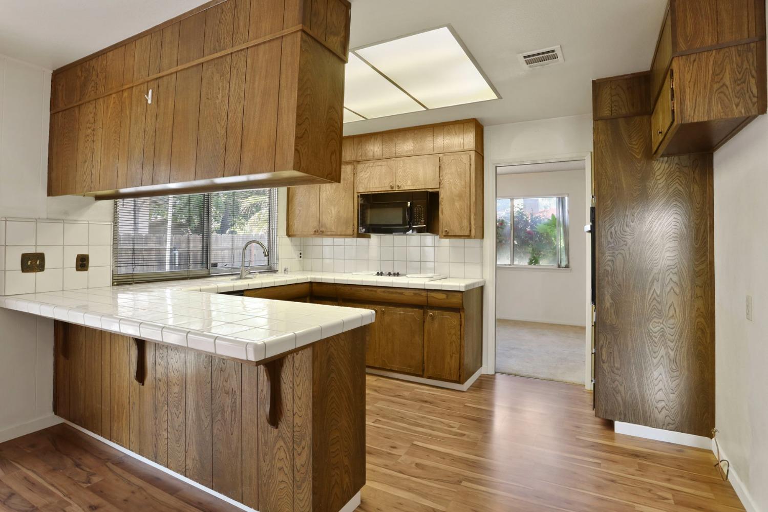 Detail Gallery Image 10 of 36 For 219 Mckelvey Ave, Stockton,  CA 95210 - 3 Beds | 2 Baths