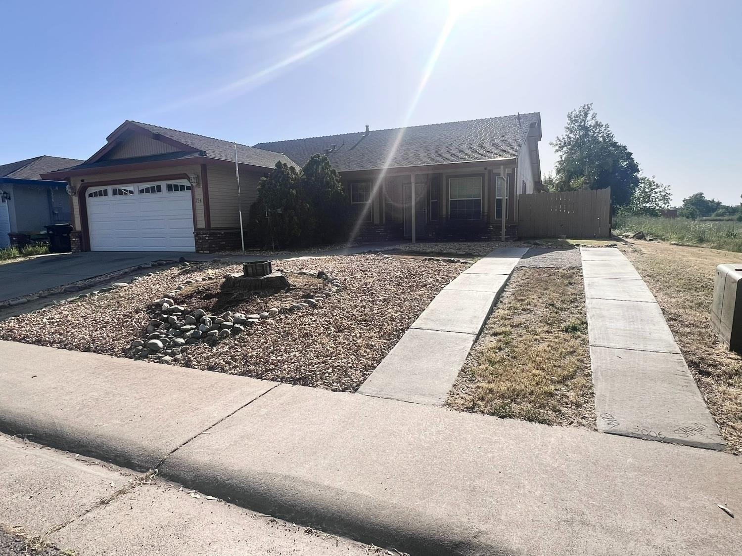 Detail Gallery Image 2 of 46 For 7341 Silver View Way, Rio Linda,  CA 95673 - 3 Beds | 2 Baths