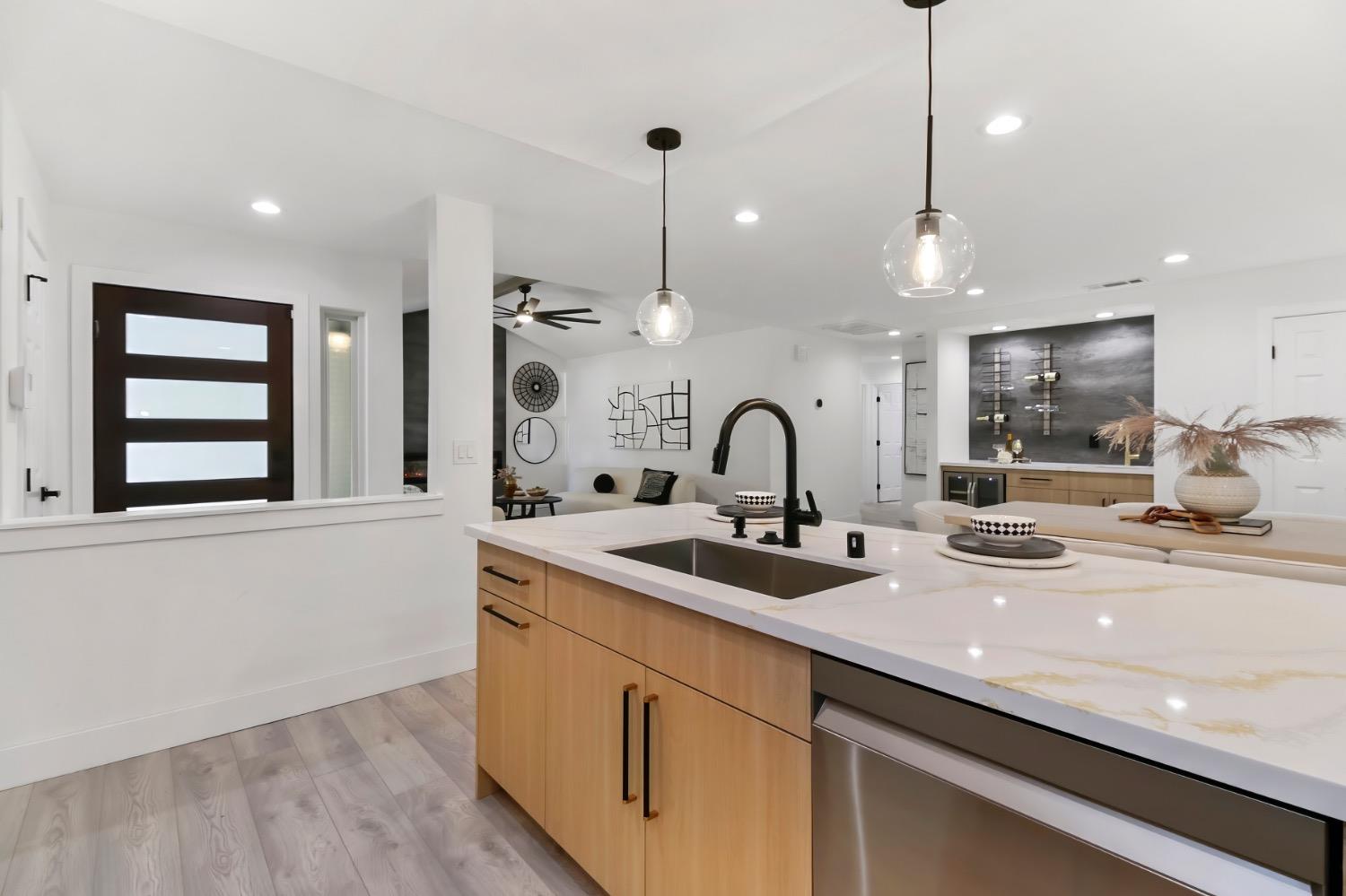 Detail Gallery Image 28 of 59 For 6550 Riverside Blvd, Sacramento,  CA 95831 - 3 Beds | 2 Baths